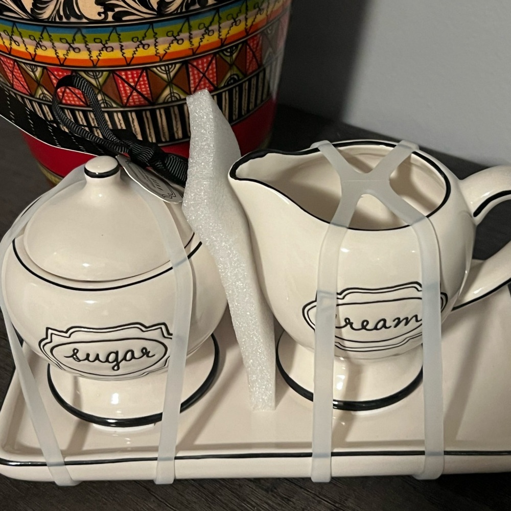 ‼️SOLD‼️Cream and Sugar Set with Tray - Picture 2 of 7